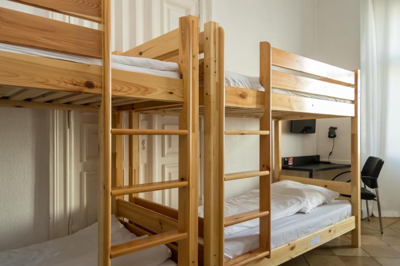 Pension Hostel Staycomfort Am Kurfuerstendamm Berlino Esterno foto