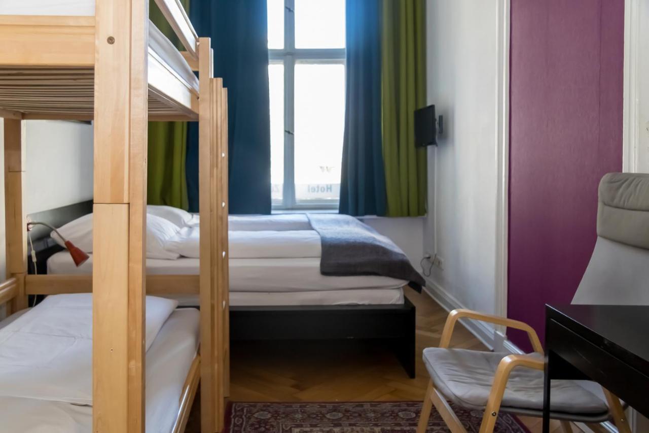 Pension Hostel Staycomfort Am Kurfuerstendamm Berlino Esterno foto