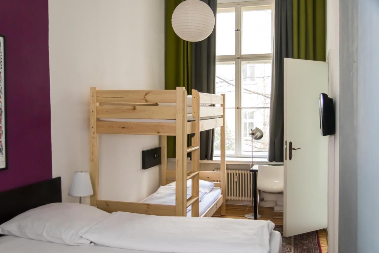 Pension Hostel Staycomfort Am Kurfuerstendamm Berlino Esterno foto