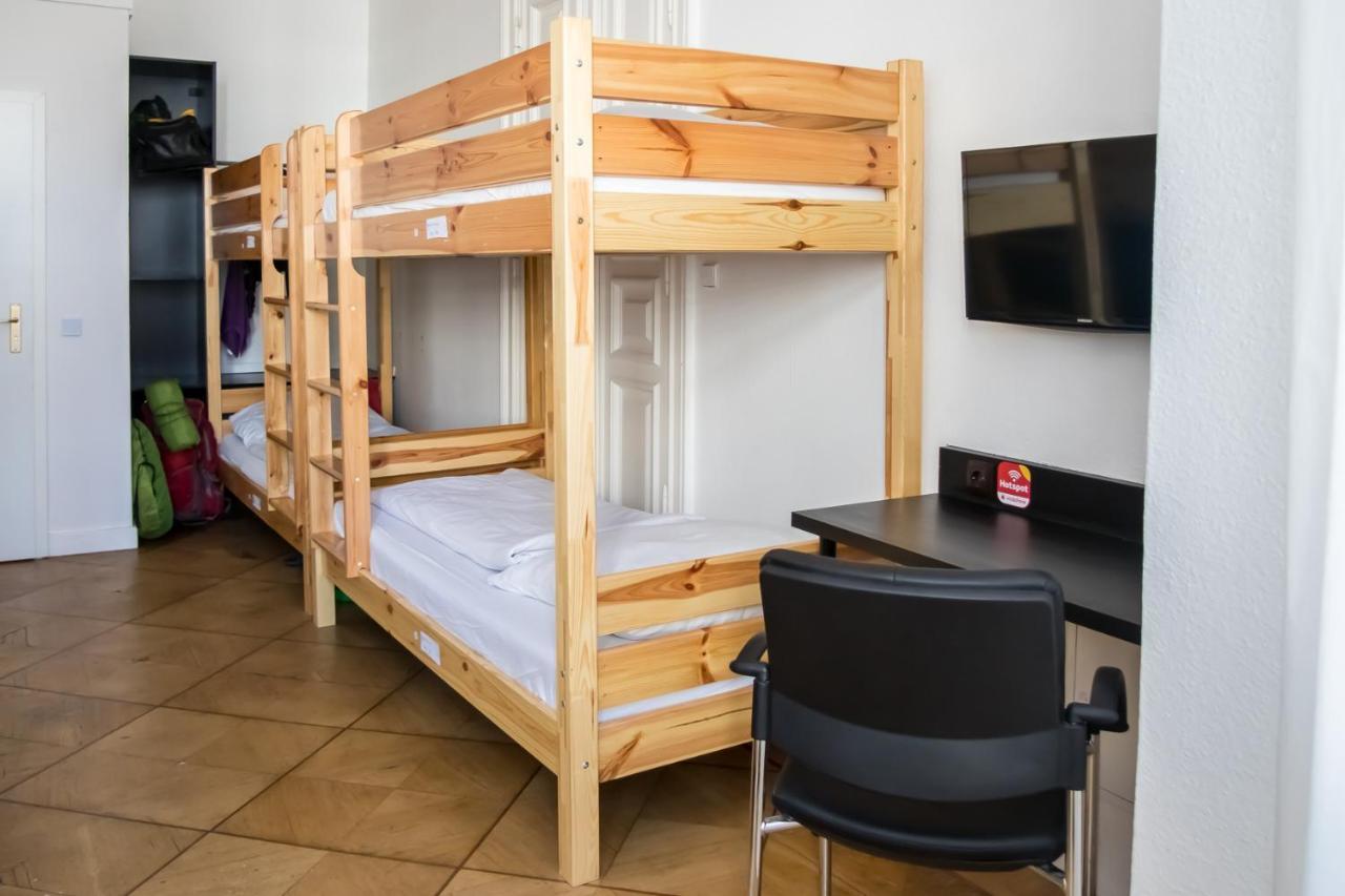 Pension Hostel Staycomfort Am Kurfuerstendamm Berlino Esterno foto