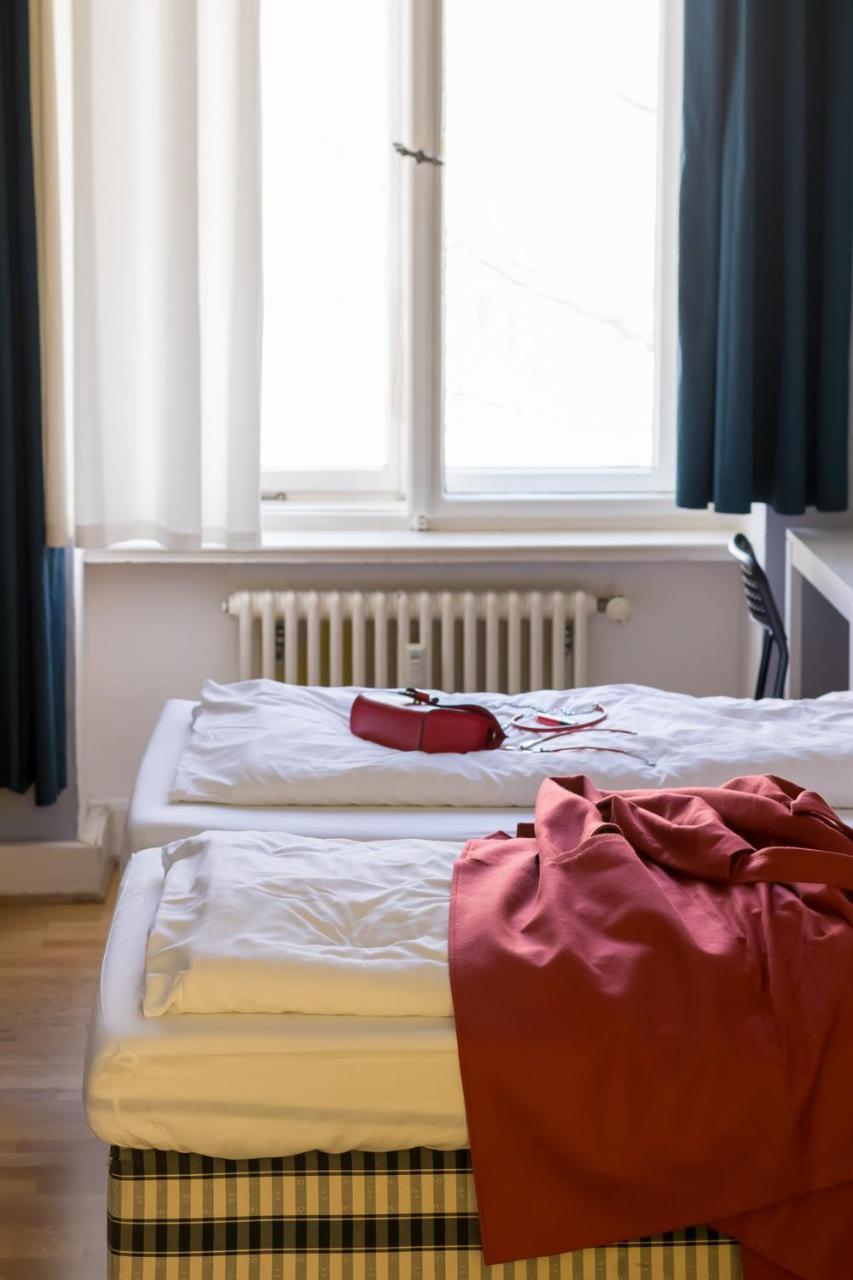 Pension Hostel Staycomfort Am Kurfuerstendamm Berlino Esterno foto