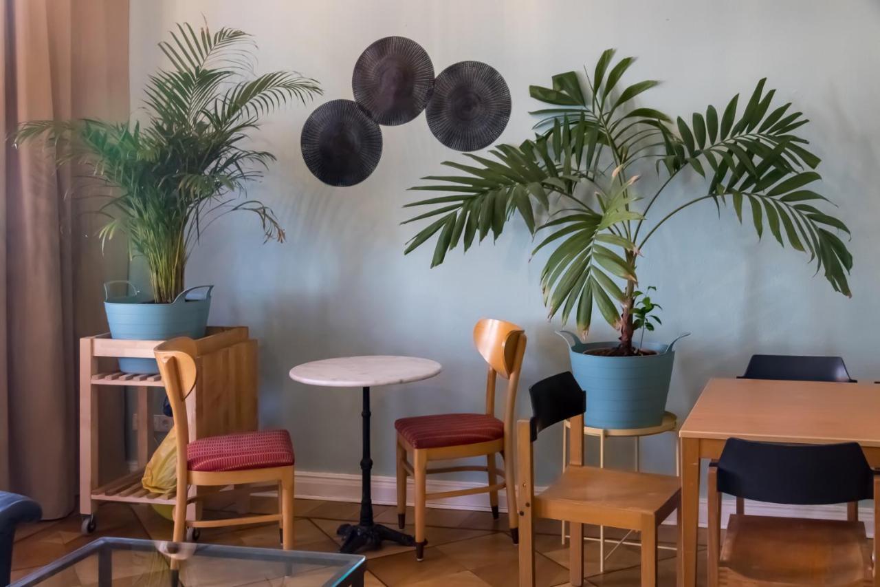 Pension Hostel Staycomfort Am Kurfuerstendamm Berlino Esterno foto