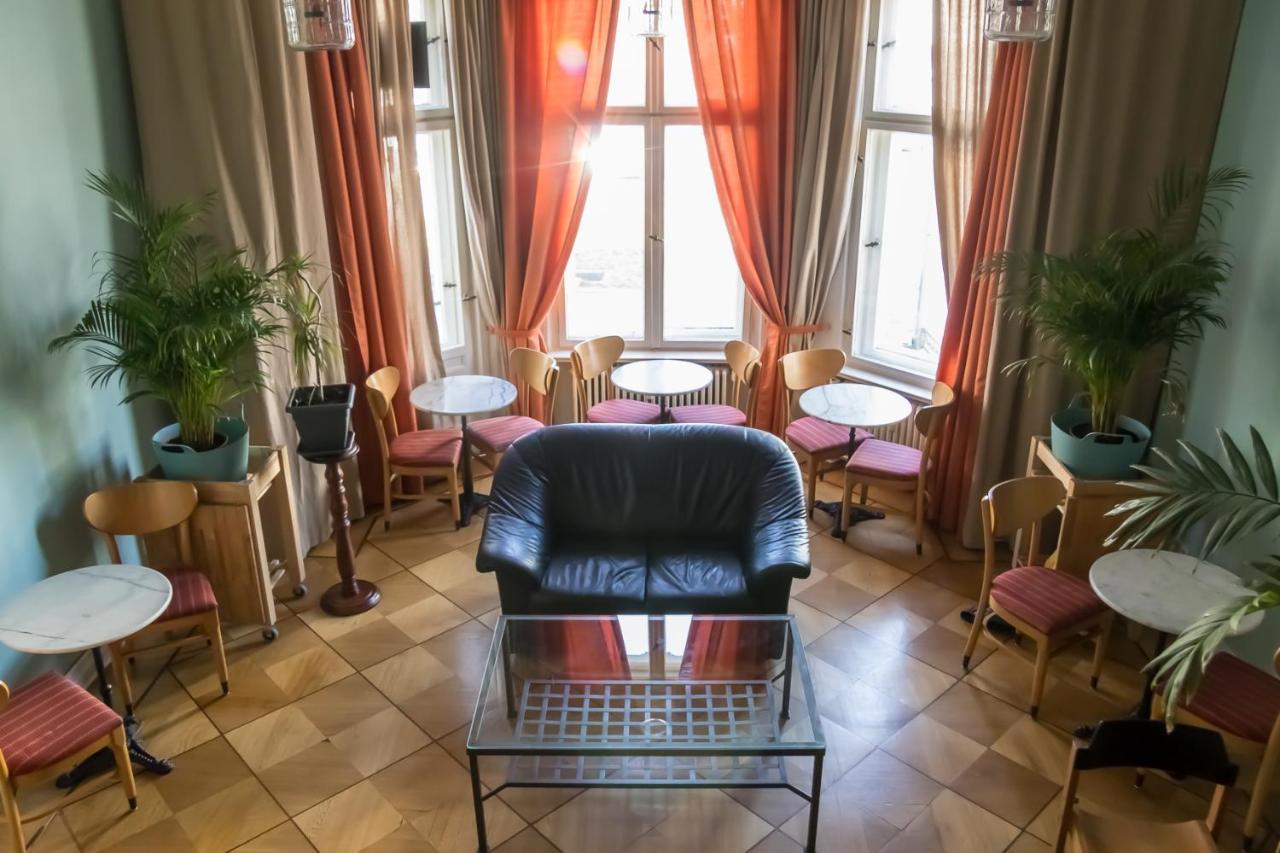 Pension Hostel Staycomfort Am Kurfuerstendamm Berlino Esterno foto